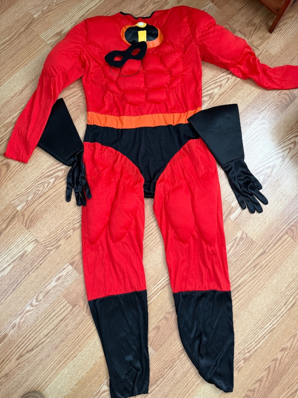 FAMILY of three Incredibles set SELLING  ALL TOGETHER